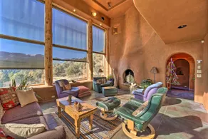 'Hawk Hill Retreat House' pittoresque sur 10 hectares avec spa - Image 3