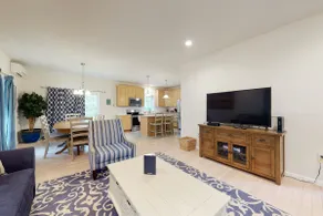 New Modern Home: Patio, Yard & Beach Access - Image 4