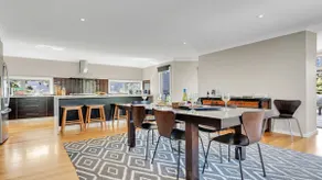 Sunshine Beach House - Image 4