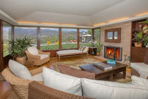 Beautiful View - Designer Comfort & Private Tennis - Image 5