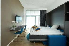 Studio Apartment with Sunny Balcony for 4 - Image 3