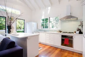 White Cottage - Image 5