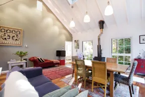 White Cottage - Image 4