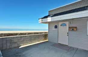 Redondo Oceanfront-Mission Beach Home, Sleeps 11! - Image 5