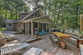 1 Mi to Lake Wallenpaupack: Pocono Mountain Home! - Image 2