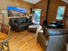 Elkhorn Rustic Cottage with Mountain Views. Pet fr - Image 4