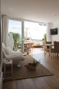 101.13_Charming & Stunning and Stylish apartment w - Image 4