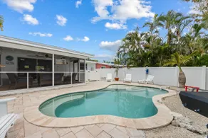 Pure Bliss: Heated Pool, Lanai, Walk to Beach - Image 2
