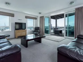 Panorama - 180-Degree Harbour Views - Image 3