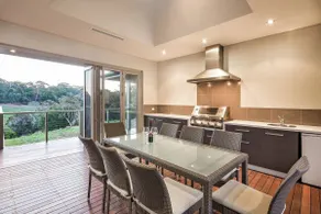 Valley Views - Elevated Hilltop Escape near Beaches - Image 2