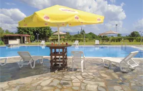 Awesome Home In Kamena Vourla - Image 3