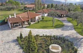 Awesome Home In Kamena Vourla - Image 4