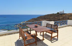 Stunning Home In Ampela, Syros - Image 3