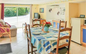 1 Bedroom Beautiful Apartment In Muzillac - Image 2