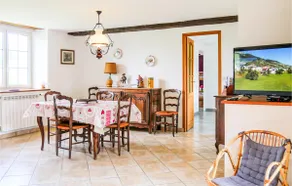 Beautiful apartment located on the 1st floor of the Moulin Cavigny, with a beautiful view over the c - Image 4