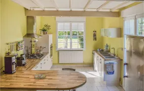 Beautiful Home In Montreuil Bellay - Image 3