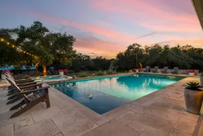 Private| Pool | Hot Tub| Fire Pit |Close to Downtn - Image 5