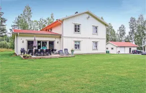 Cozy Home In Jönköping With Wifi - Image 3