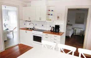 Stunning Apartment In Kungshamn - Image 5