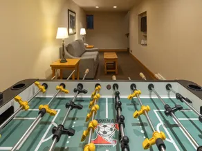 Salle de jeux privée! Condo lumineux et spacieux à Banff - Image 5