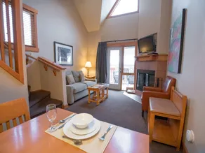 Salle de jeux privée! Condo lumineux et spacieux à Banff - Image 2