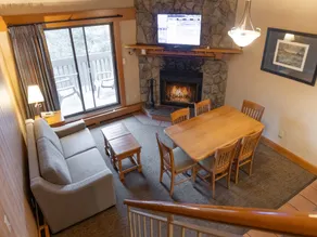 Chalet de montagne spacieux et confortable avec mezzanine | Accès aux piscines chaudes! - Image 2