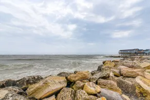 Steps from Gulf: Freeport Home w/ Water Views - Image 2