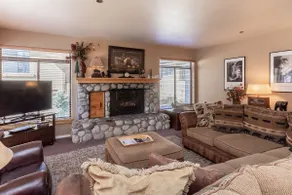 Silver Bear 22 Pet-Friendly, Cozy, Underground Parking, Walk to Canyon Lodge by RedAwning - Image 3