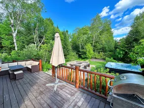 BC Fairytale cabin, hot tub, beach, trails - Image 4