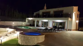 Superbe Villa 5 chambres, Capacité 10/14 piscine / jacuzzi chauffage - Olhos De Agua, Alb - Image 2