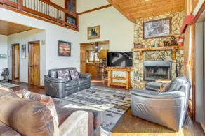 Grand Ellijay Cabin w / Mountain Views + Poolbord! - Image 2
