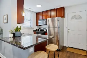 Modern Design 2 Bd Condo In Iconic Lincoln Square - Image 2
