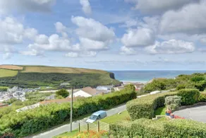 4 Bed in Mawgan Porth oc-h29763 - Image 5