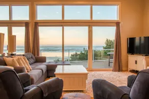 The Sand Castle -oceanfront home with amazing view - Image 2