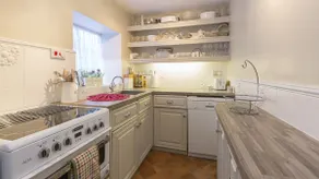 Box Cottage - Image 4