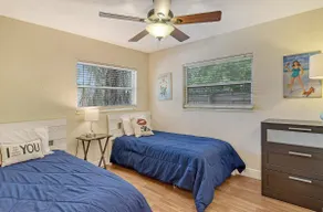 Schöne 3 Schlafzimmer / 2 Bäder mit Pool in der Nähe der Innenstadt - Image 5