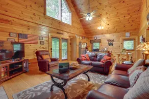 ‘The Dreamer's Nest’ Sevierville Cabin w/ Hot Tub! - Image 3