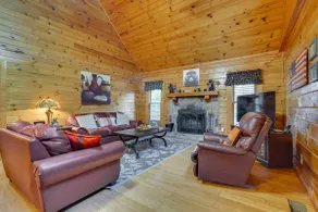 ‘The Dreamer's Nest’ Sevierville Cabin w/ Hot Tub! - Image 4