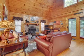 ‘The Dreamer's Nest’ Sevierville Cabin w/ Hot Tub! - Image 5