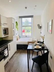 Family Studio with private En-suite Shower Room - Image 4