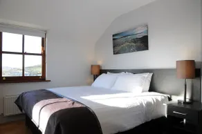 Number Two Dingle: Large Family Holiday Home - Image 3