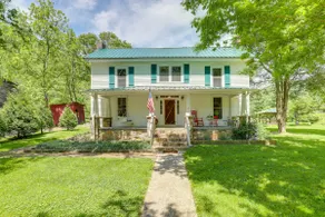 Secluded Marshall Farmhouse w/ Hot Tub! - Image 2