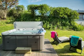 House 27: Modern Home With Views & Hot Tub - Image 5