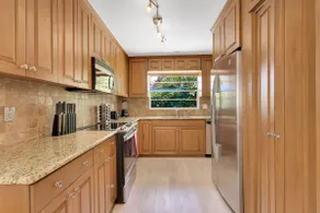 Woodridge: Work Friendly, Pool, Near Beach - Image 2