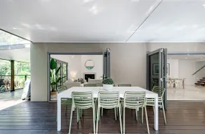 Sleek & Stylish Family Beach House ~ Near Junction - Image 4