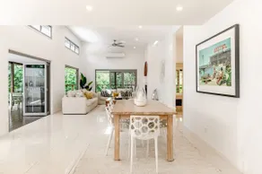 Sleek & Stylish Family Beach House ~ Near Junction - Image 3