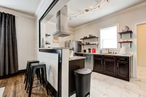 Howes Capitol–3 in 1-near OU Med, Bricktown, Arena - Image 3
