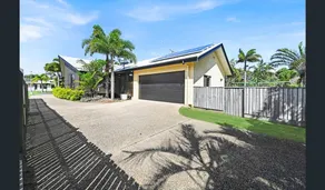 Gathering of 8 Holiday House - Image 3
