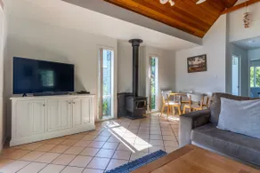 Sea Shell Chalet at Berrara Chalets - Image 5