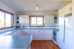 Berrara Cove Beach House - Image 3